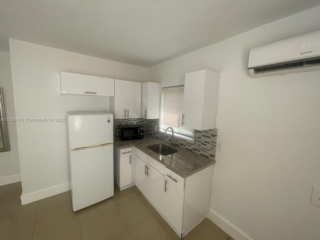 1542 Ne 109th St - Photo 5