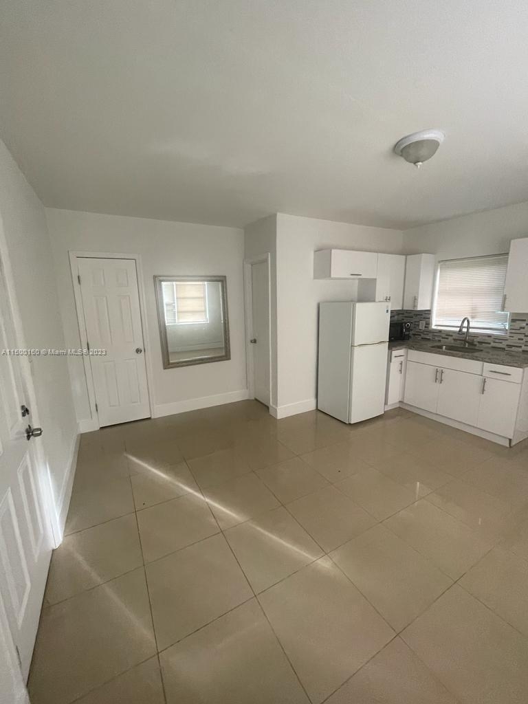 1542 Ne 109th St - Photo 1