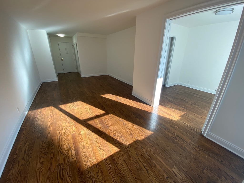 East 56th Street  - Photo 5