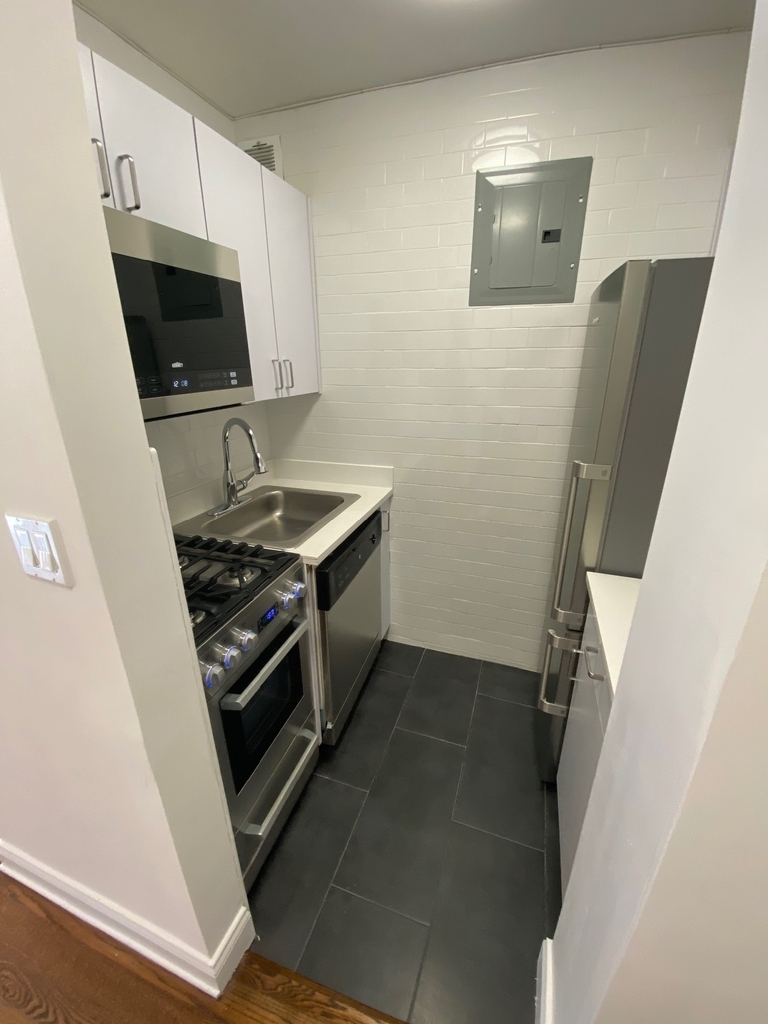 East 56th Street  - Photo 7