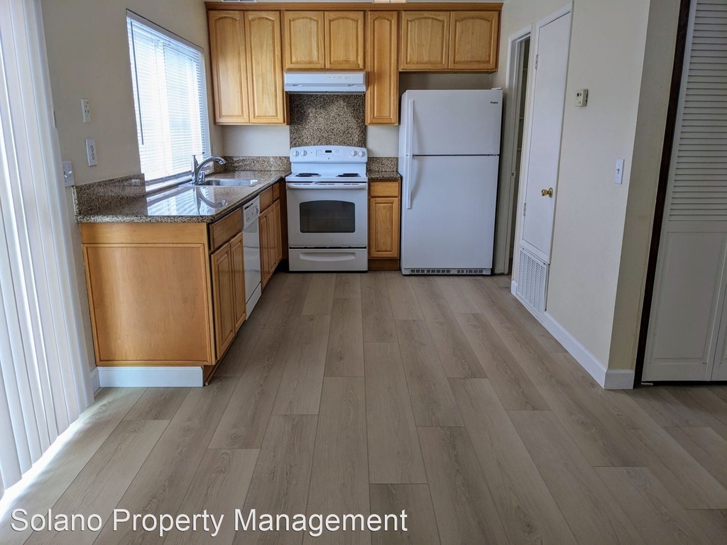 2532 Beaufort Ct - Photo 2