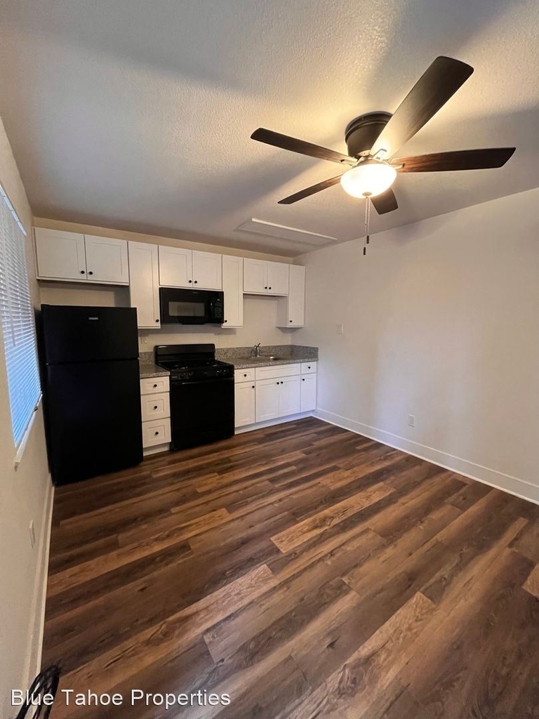 1031 Moss Rd - Photo 2