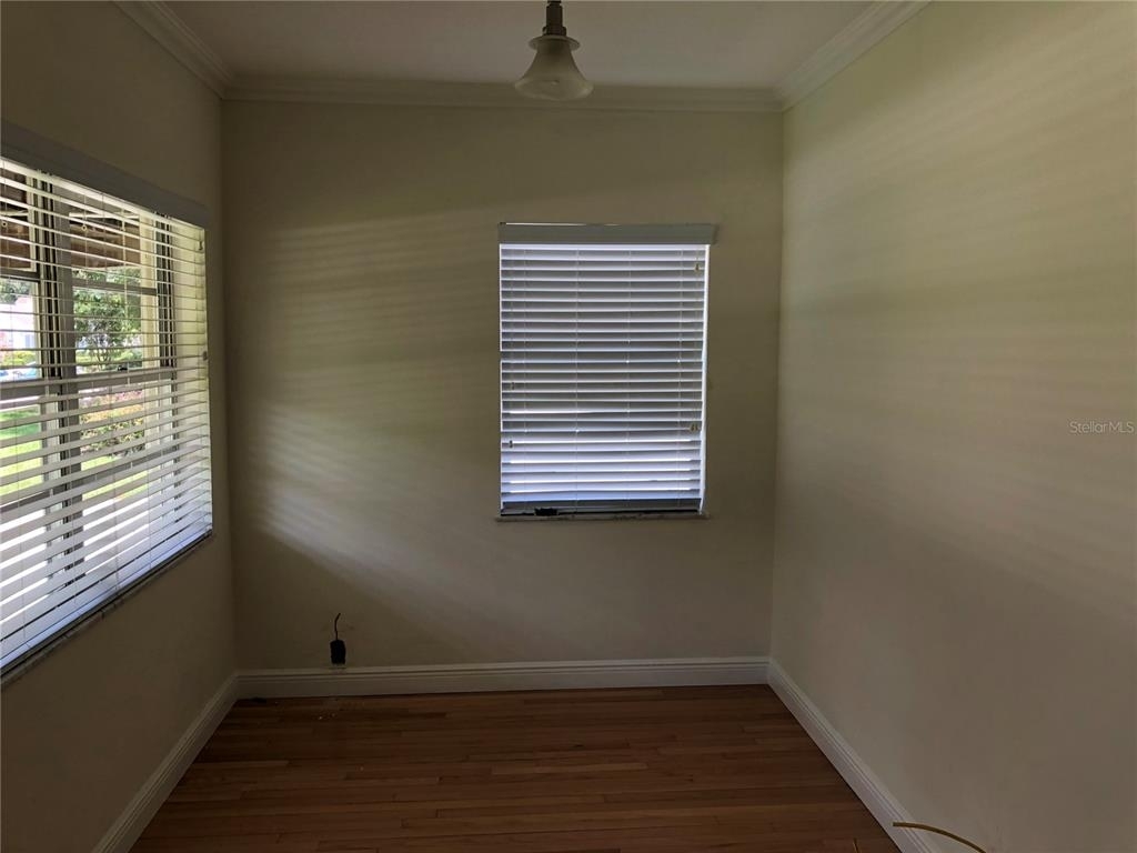 1015 E Harwood Street - Photo 24