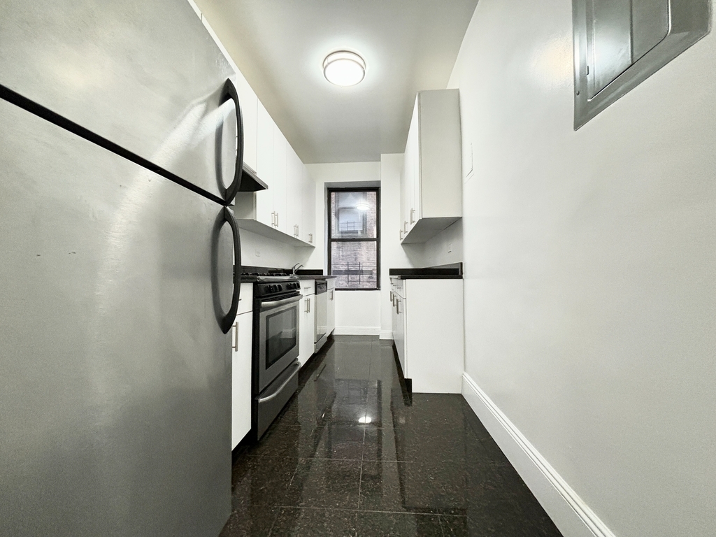 600 west 178th st  apt - Photo 3