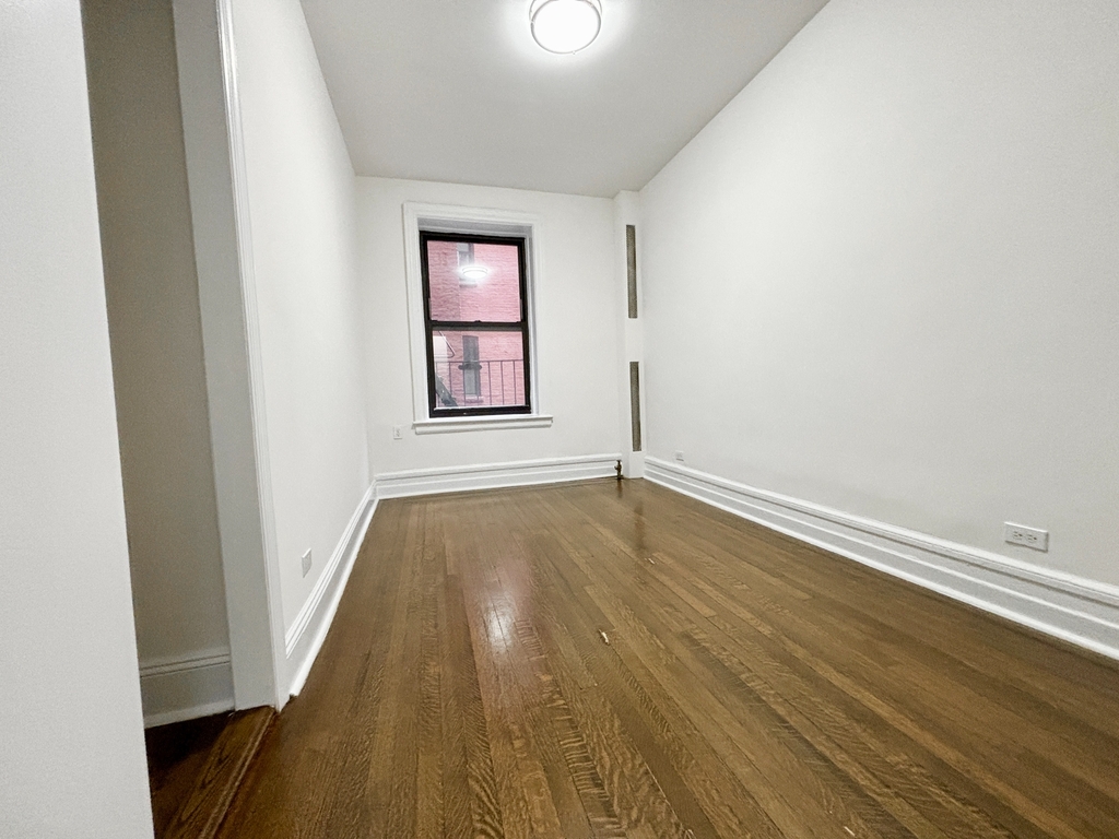 600 west 178th st  apt - Photo 2