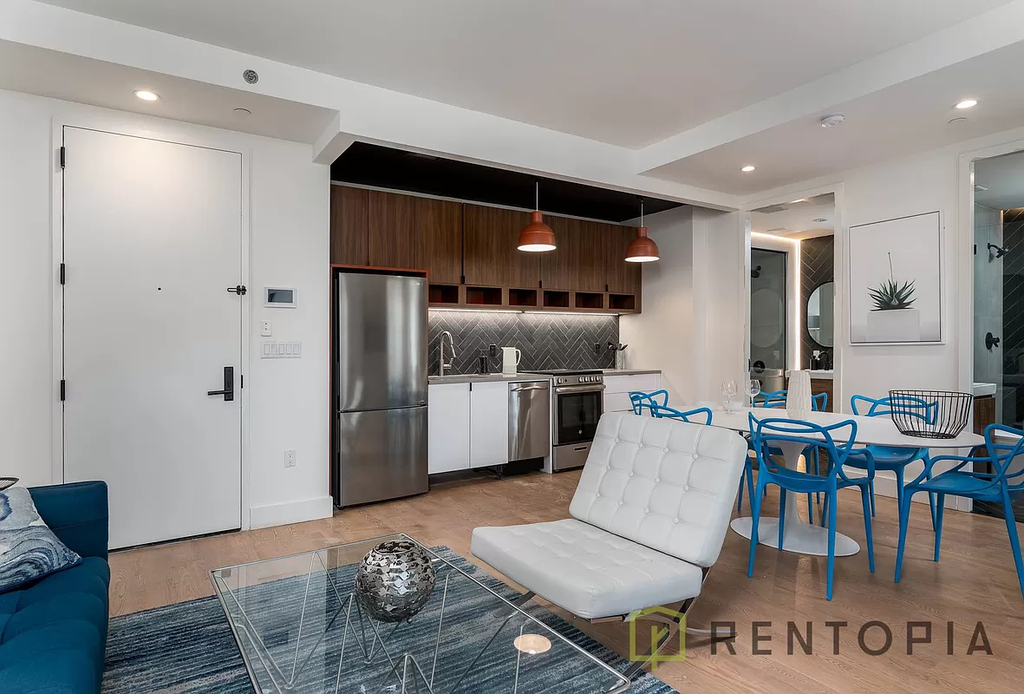 824 Lexington Avenue - Photo 1