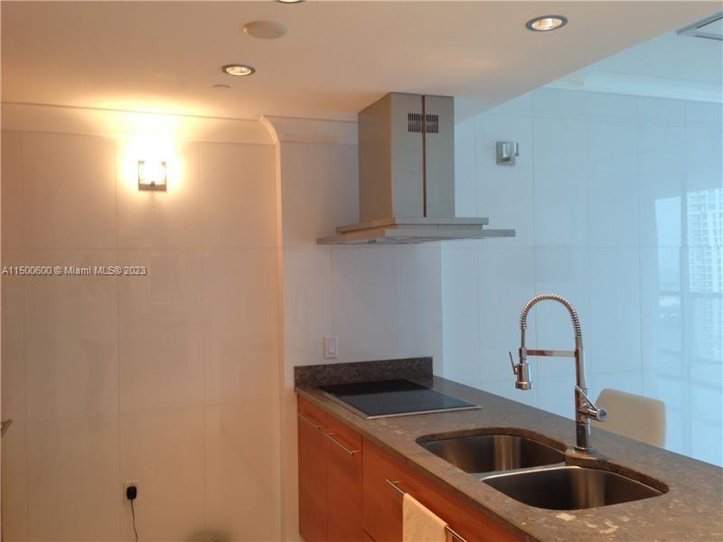 485 Brickell Ave - Photo 3