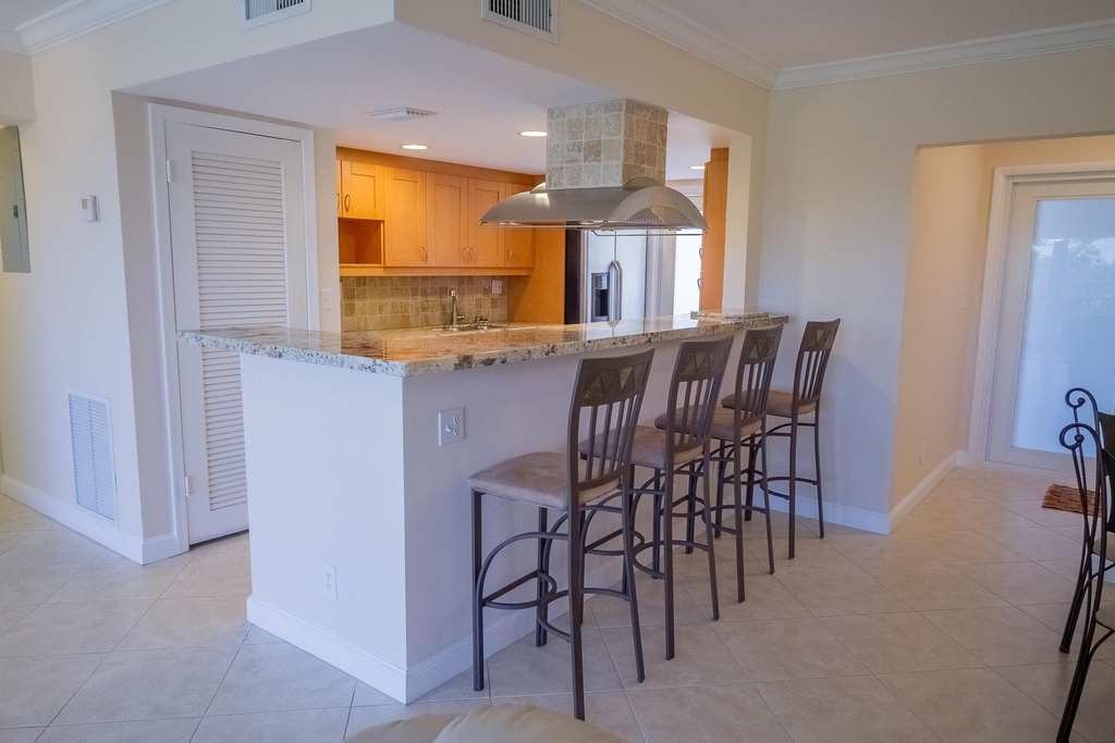 300 E Royal Palm Road - Photo 17