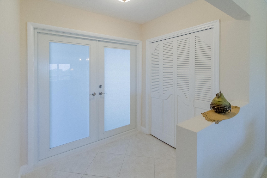 300 E Royal Palm Road - Photo 7