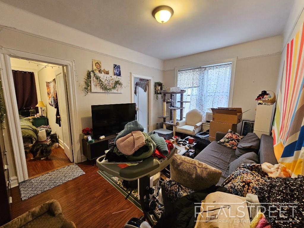 693 East New York Avenue - Photo 0