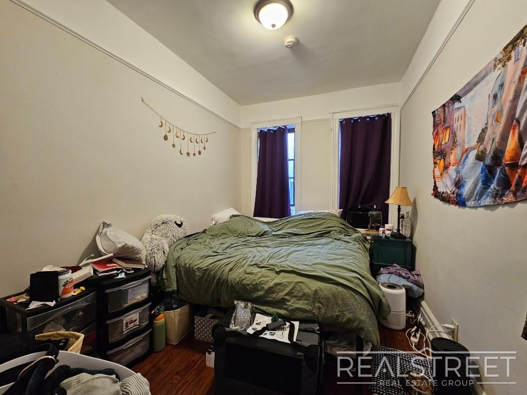 693 East New York Avenue - Photo 2