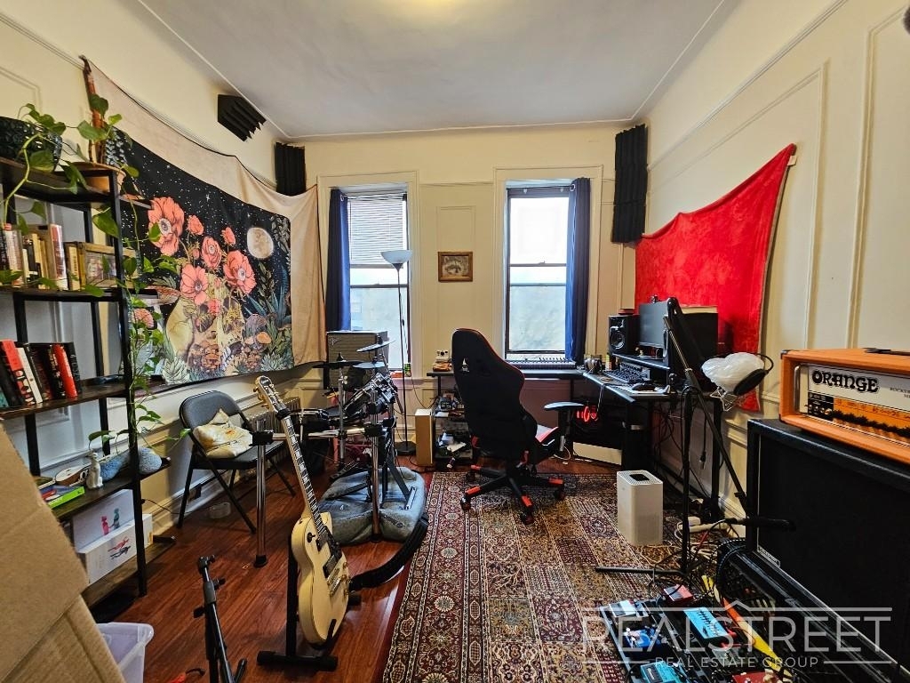 693 East New York Avenue - Photo 1