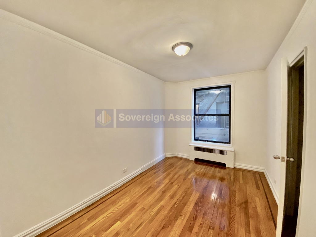 600 West 218th Street - Photo 8