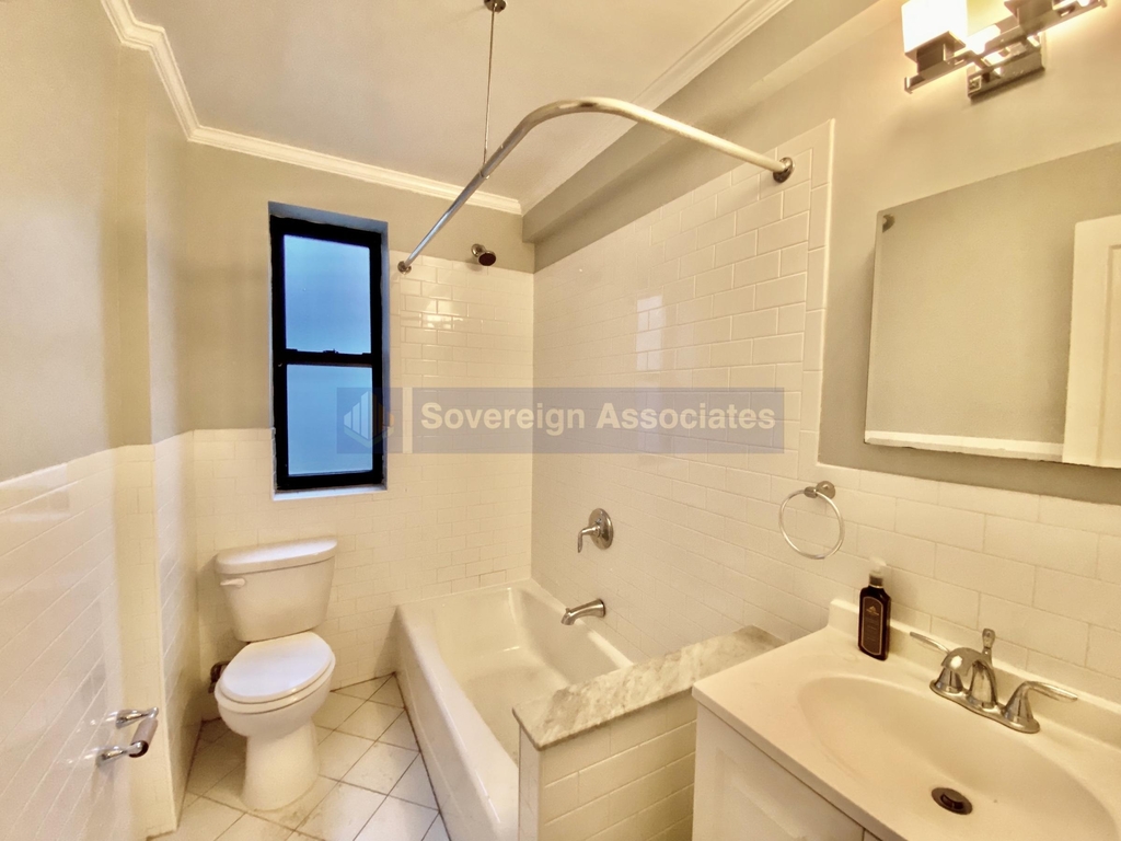 600 West 218th Street - Photo 10