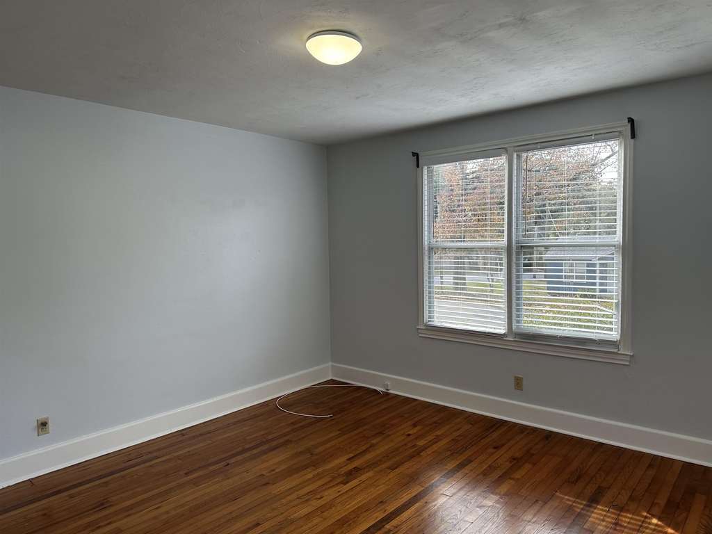 1405 Colonial Drive - Photo 4