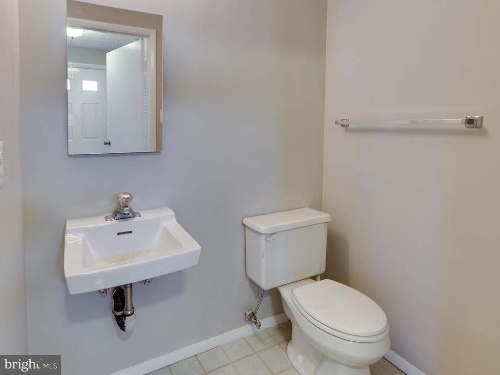 8025 Tyson Oaks Circle - Photo 8