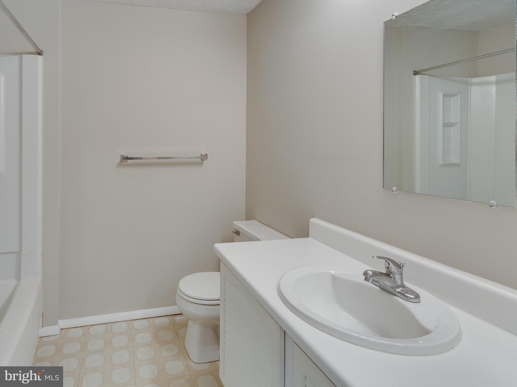 8025 Tyson Oaks Circle - Photo 27