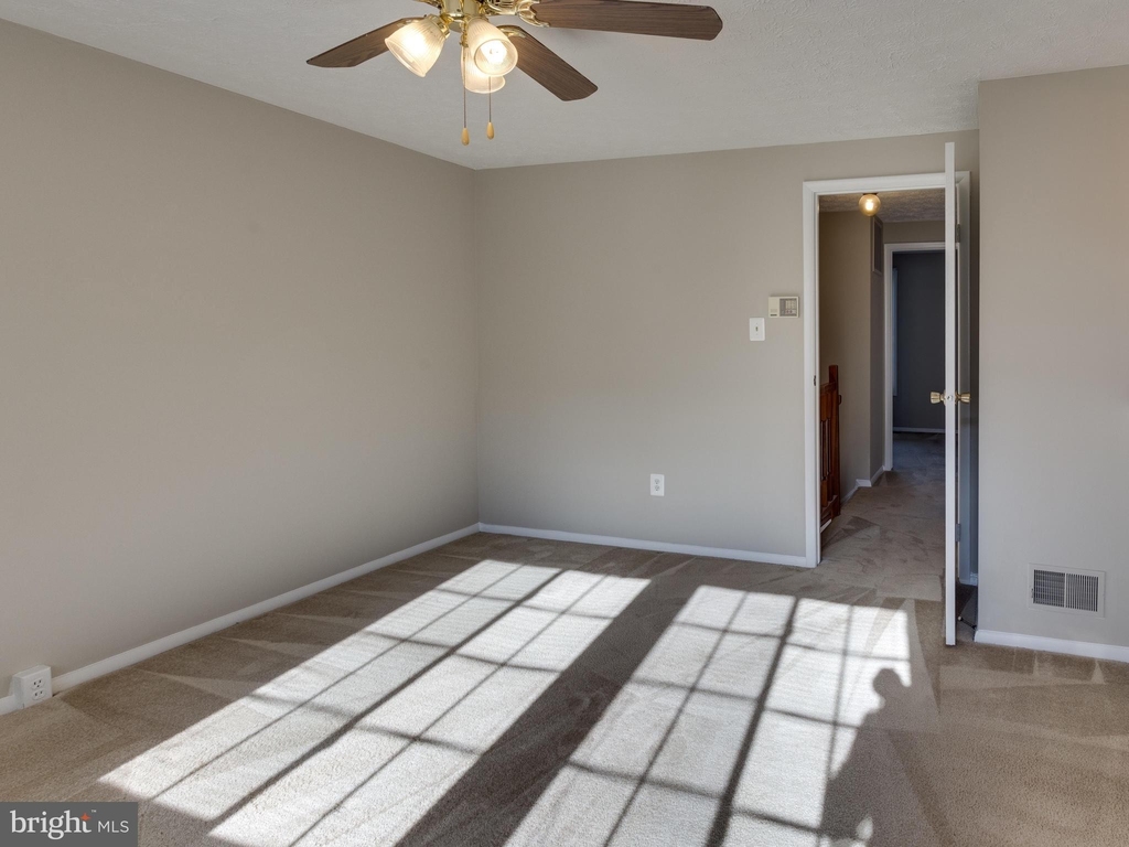 8025 Tyson Oaks Circle - Photo 23