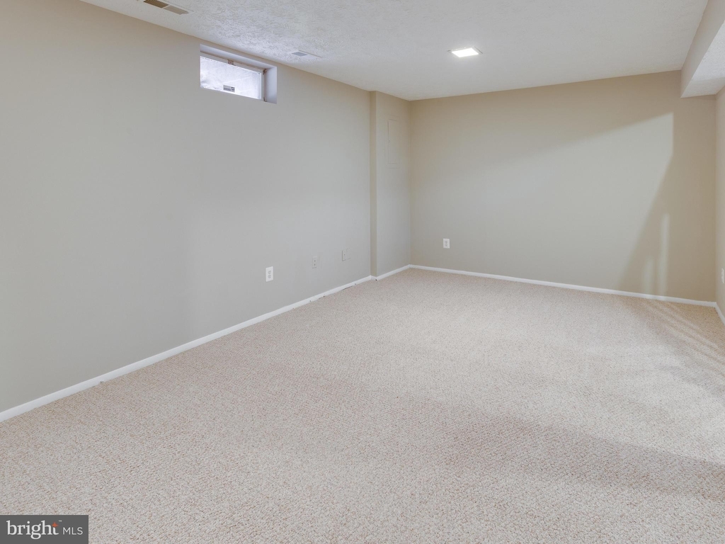 8025 Tyson Oaks Circle - Photo 36