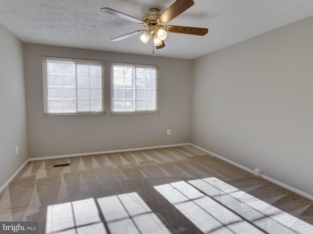 8025 Tyson Oaks Circle - Photo 20