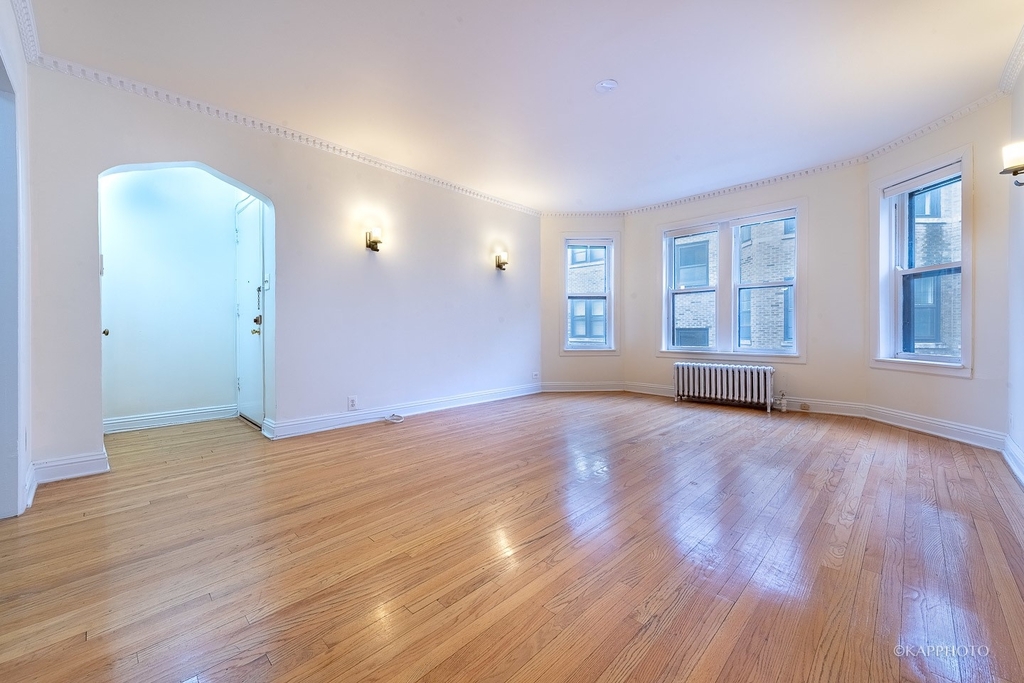 1222 W Jarvis Avenue - Photo 5