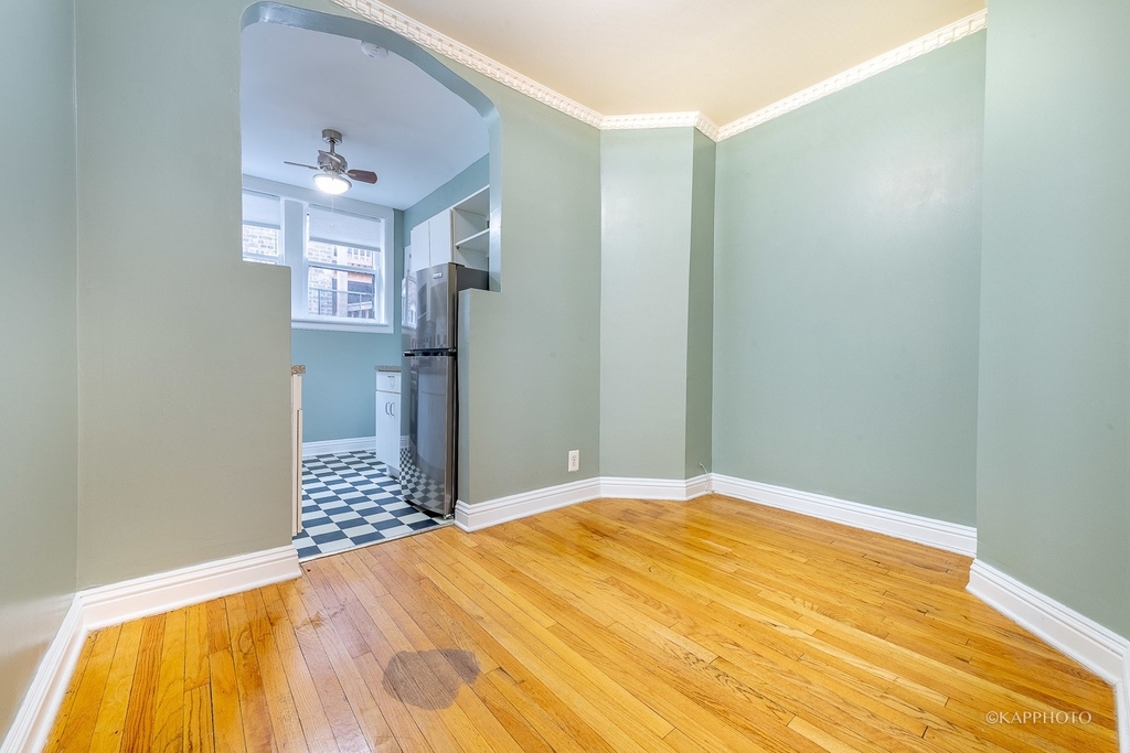 1222 W Jarvis Avenue - Photo 16