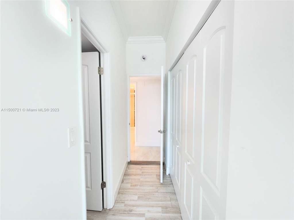 19380 Collins Ave - Photo 11