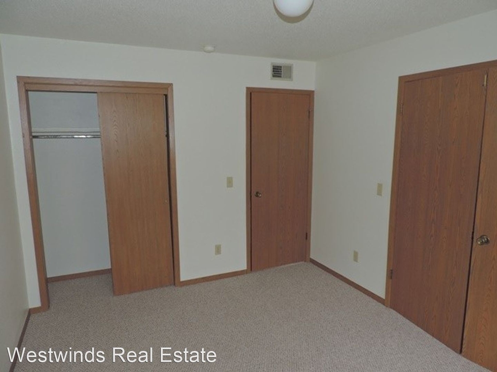 734 Westwinds Drive - Photo 8