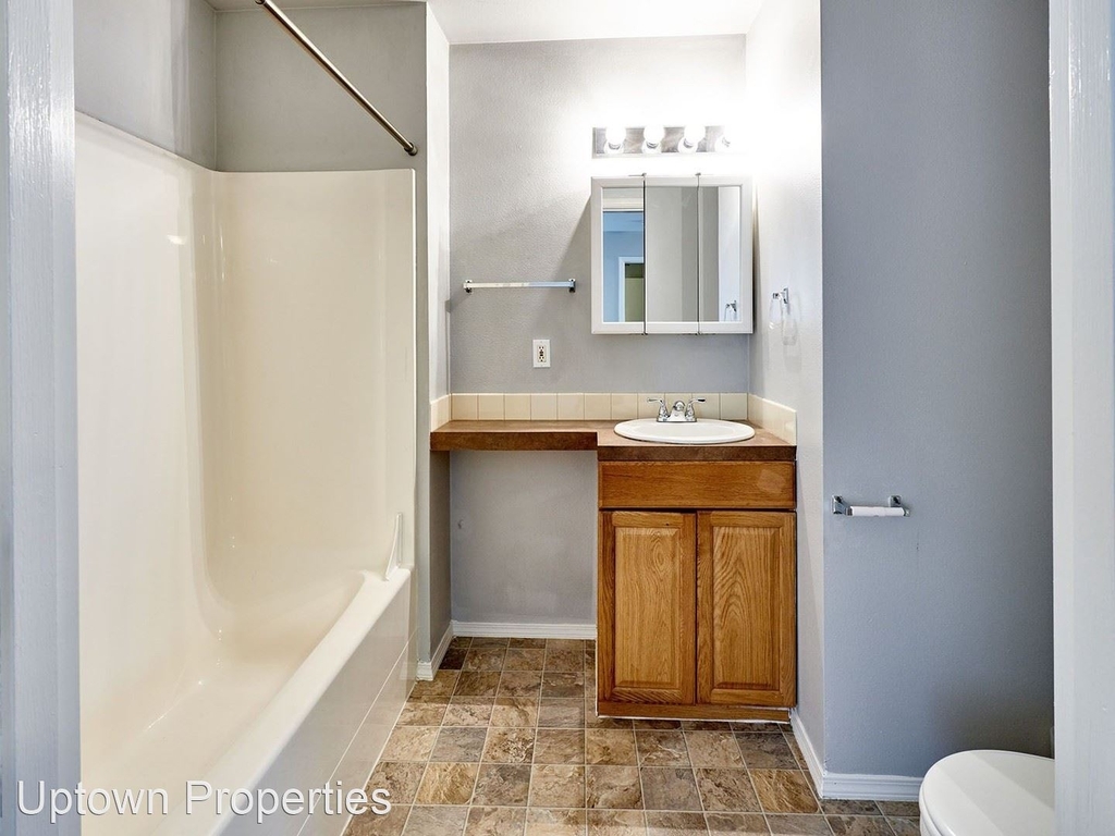 7230 Ne 18th Ave - Photo 2