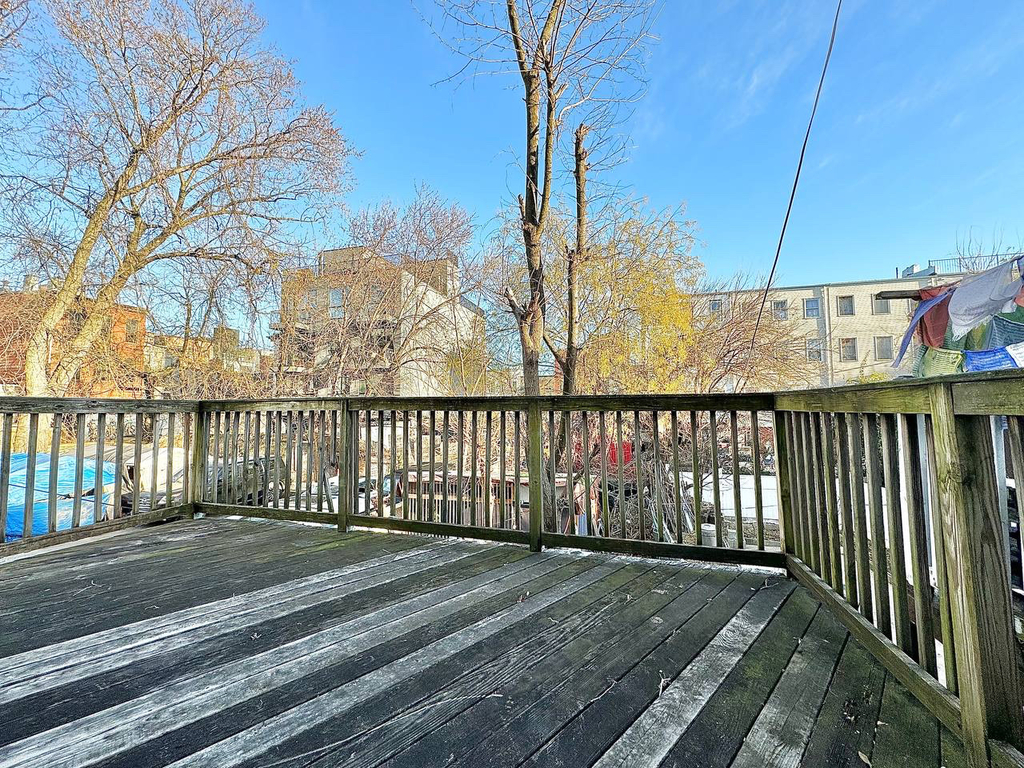 644 Kosciuszko Street - Photo 3