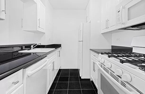 400 East 71st Street - Photo 6