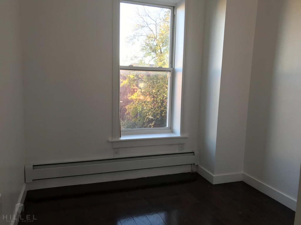 663 Georgia Avenue - Photo 4