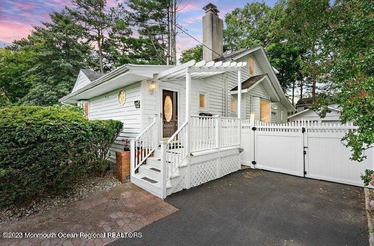214 Cliftwood Road - Photo 2