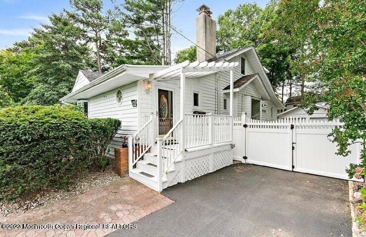 214 Cliftwood Road - Photo 1