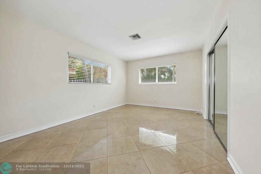 254 Lombardy Ave - Photo 10