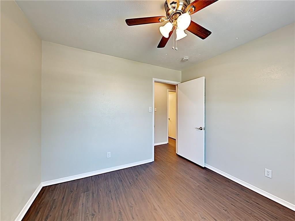 4608 Queen Circle - Photo 10