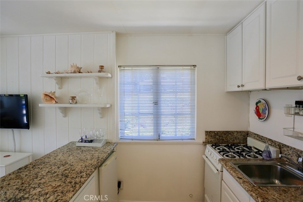 460 Saint Anns Drive - Photo 12