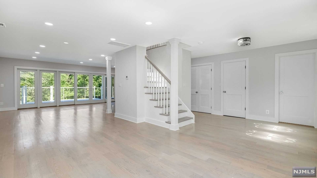 436 East Saddle River Road - Photo 2