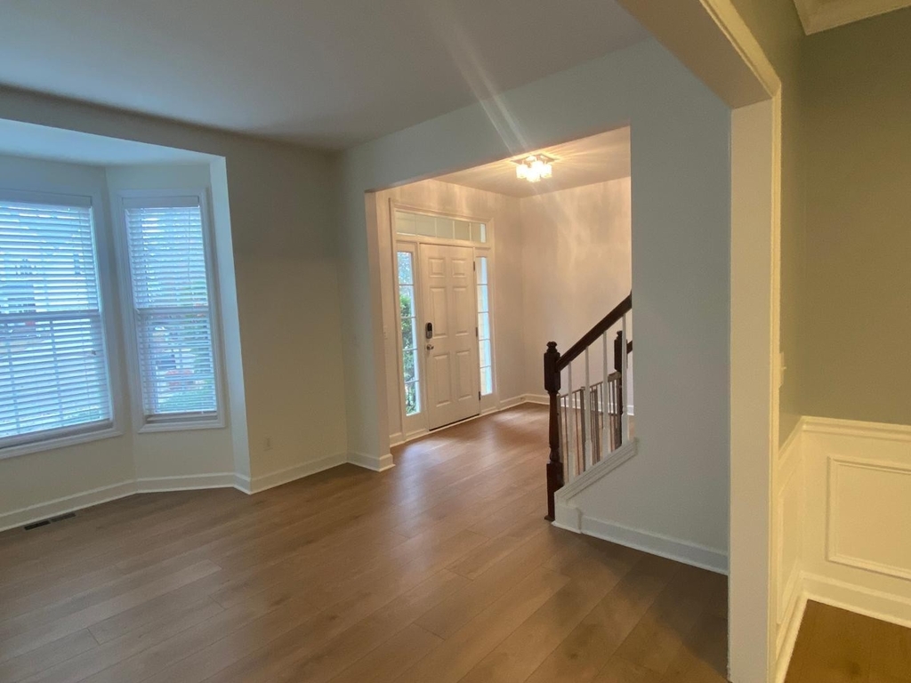 2916 Chatelaine Place - Photo 5