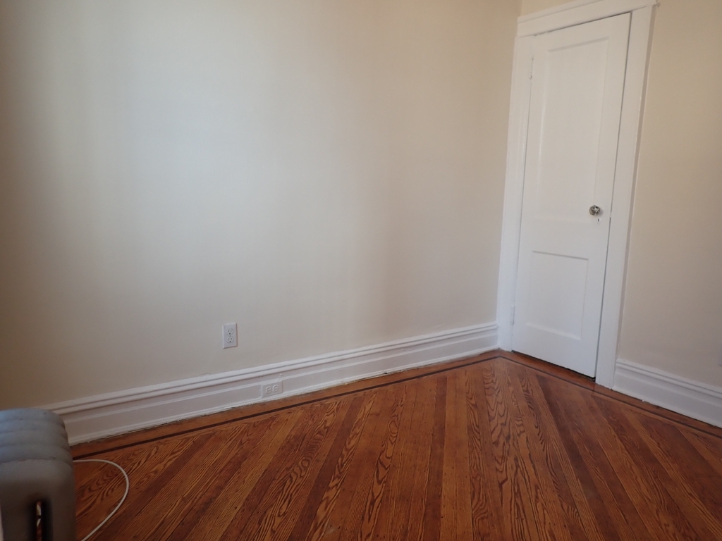 144 Linden Boulevard - Photo 5