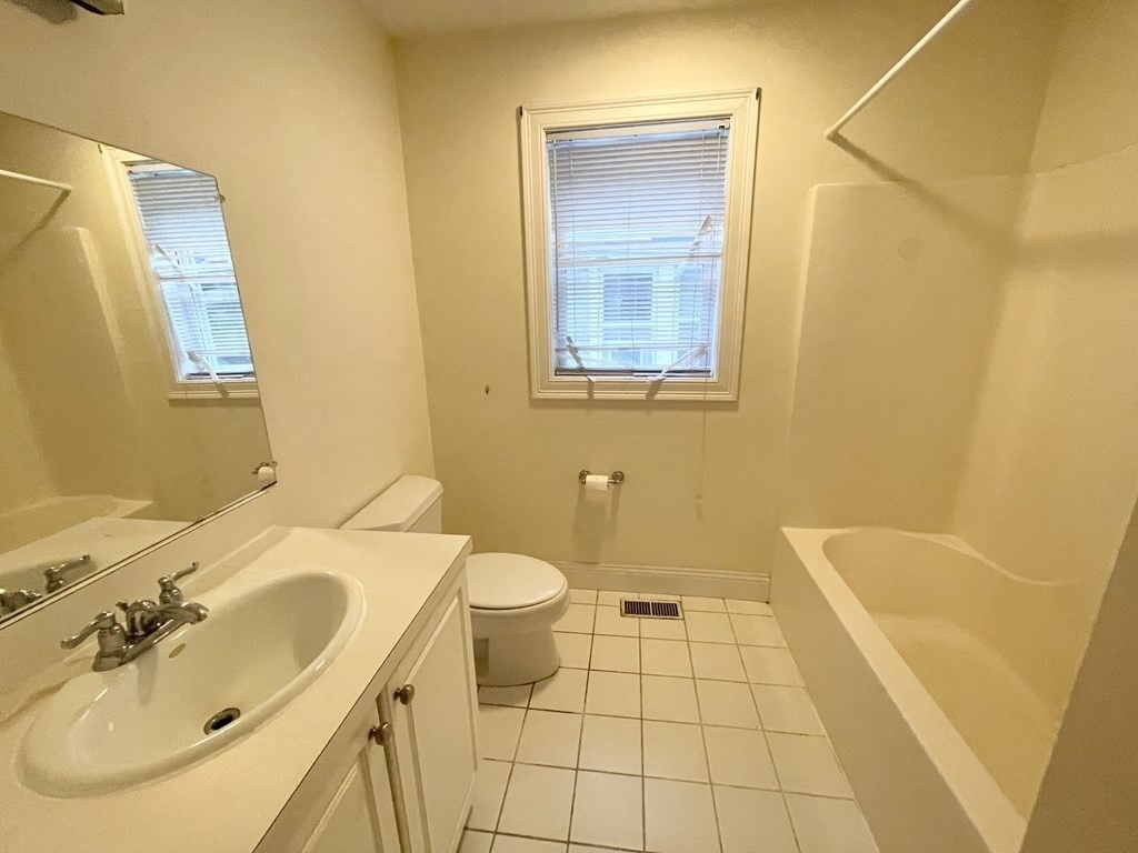 128 Hillside Street - Photo 7