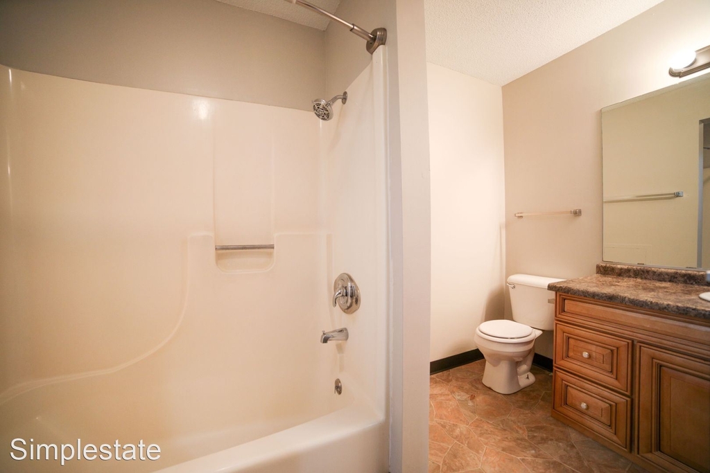 3033 W Capital Ave - Photo 8