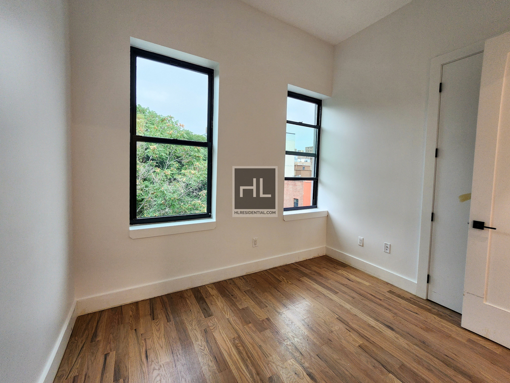 104 Graham Avenue - Photo 1