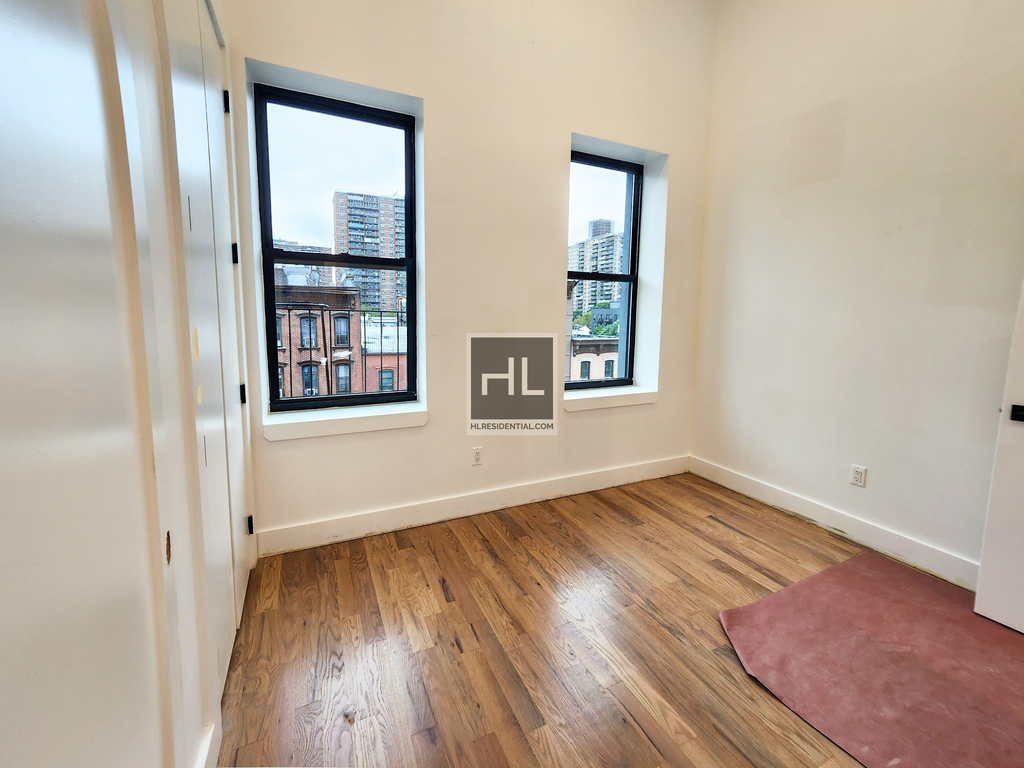 104 Graham Avenue - Photo 17