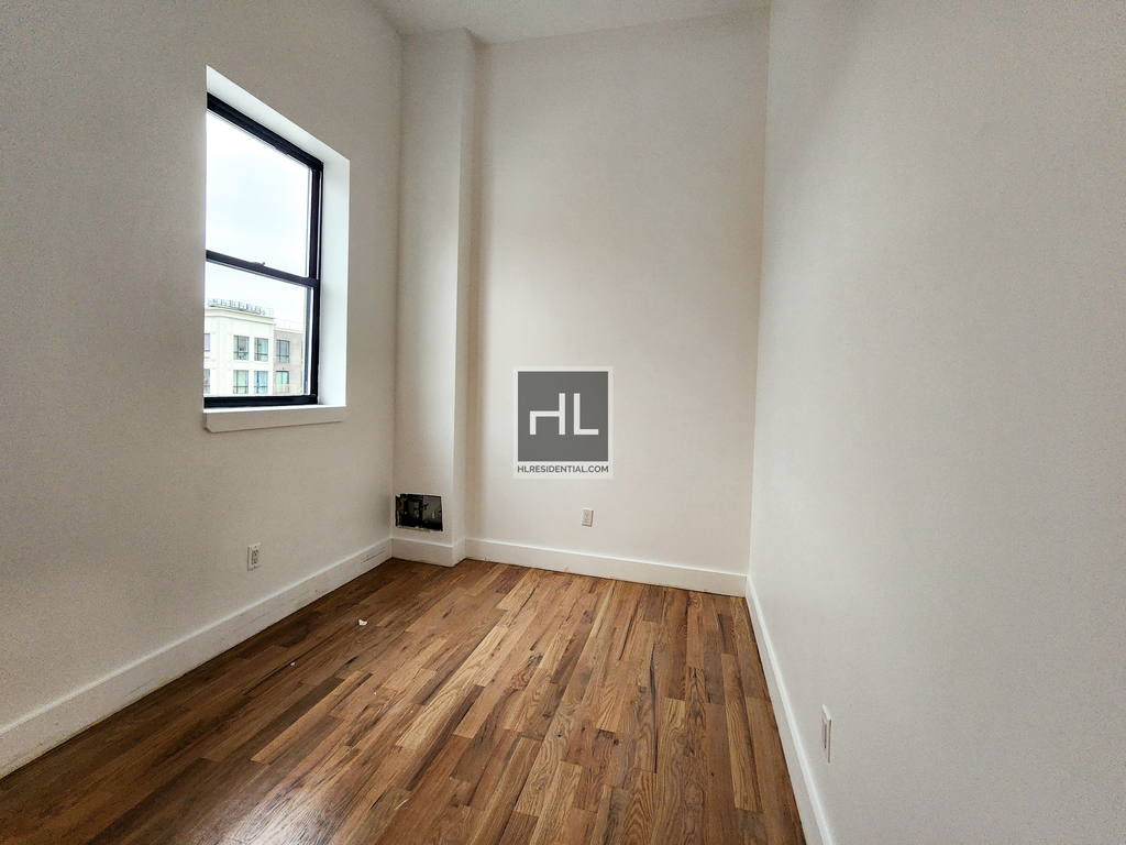 104 Graham Avenue - Photo 8