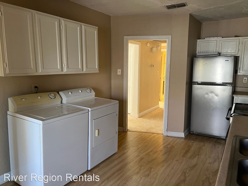 1505 East Fairview Avenue Apt B - Photo 4