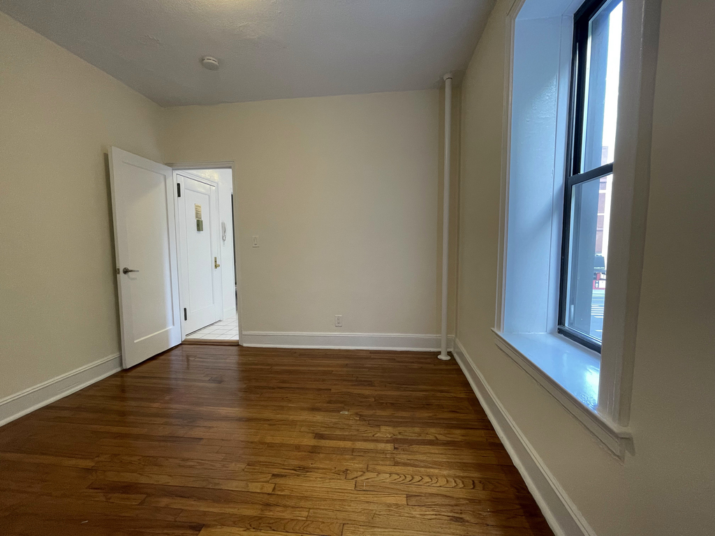 East 38th Street and 2nd Ave - Photo 6