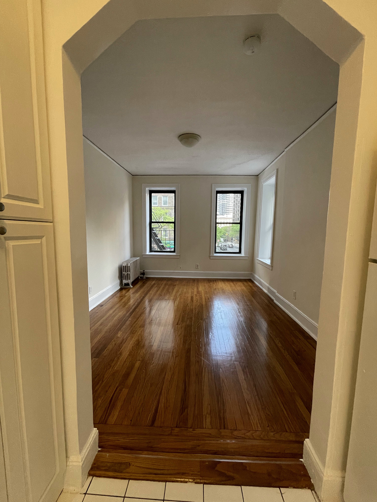 East 38th Street and 2nd Ave - Photo 10
