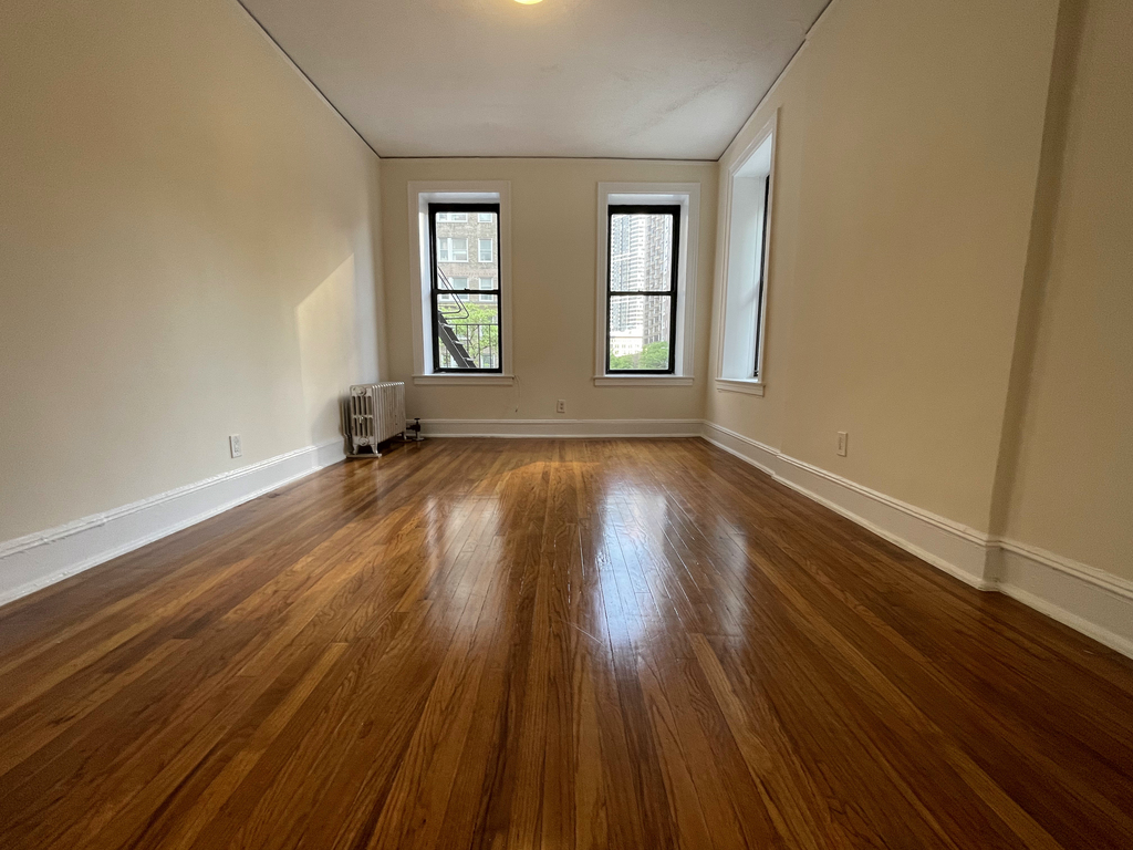 East 38th Street and 2nd Ave - Photo 9