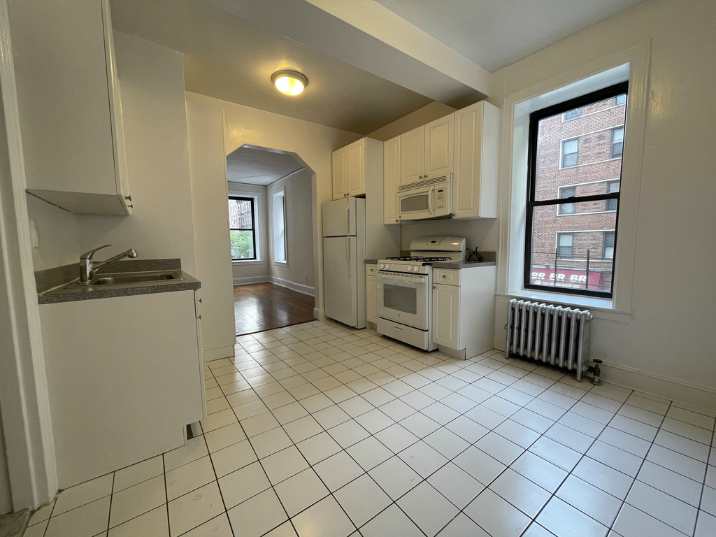 East 38th Street and 2nd Ave - Photo 2